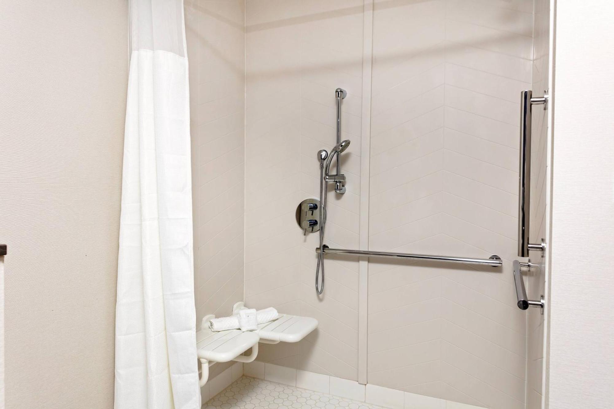 Fairfield By Marriott Port Clinton Waterfront Hotel Eksteriør billede